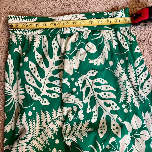 Botanist Trashy Diva Set: Tie Top and Shorts - Picture 2 of 4